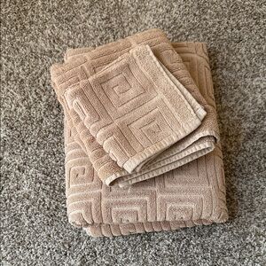 The Royal Company Tan Bath Towel Set
